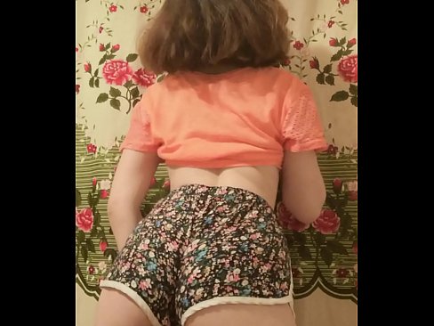 ❤️ Kynþokkafull ung stúlka klæðir sig í stuttbuxurnar á myndavélinni ❤️❌ Bara klám á klám is.sexvideosex.top ﹏