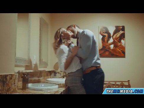 ❤️ Þegar busty ljóska tælir þig á almenningssalerni ❤️❌ Bara klám á klám is.sexvideosex.top ﹏